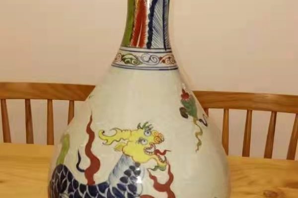 五彩麒麟纹玉壶春瓶_青花五彩