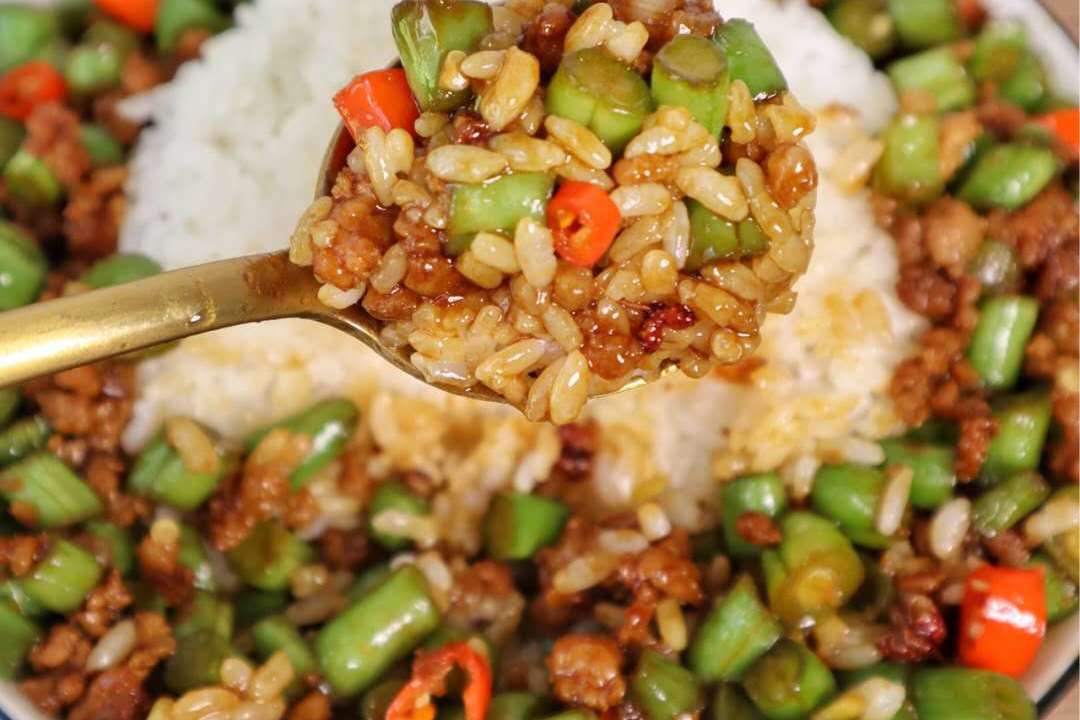 巨过瘾的香辣豆角肉末拌饭我吃了三碗饭