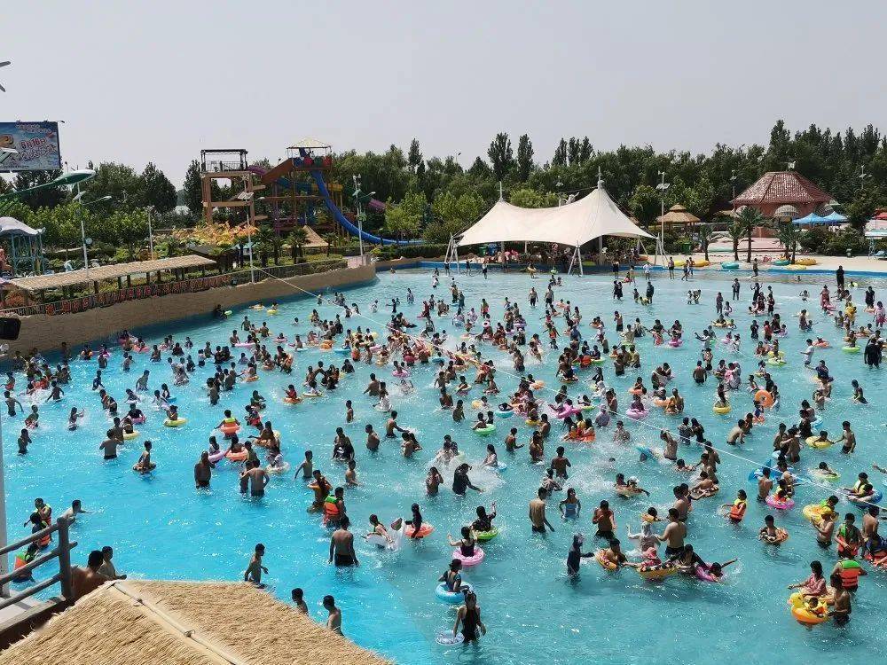 夏天就要“浪”，五彩万象城让你“浪”一夏！