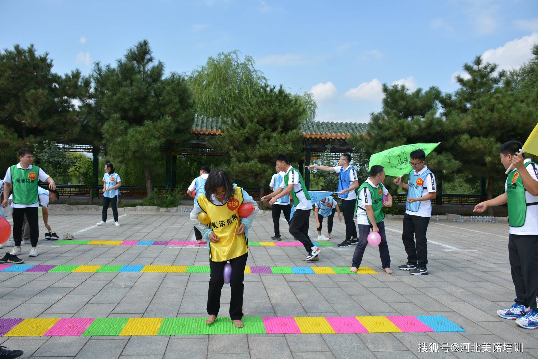 企业年会,石家庄趣味企业团建拓展培训增效项目介绍:指压板挑战赛-搜狐大视野-搜狐新闻