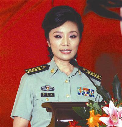 歌唱家李丹阳才情出众,书法也不简单,深得沈鹏器重,当