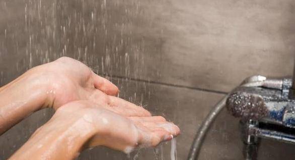 什么方法才能把尿液排出来 f56ba5b6b1fe4d889024cb55282a2c07.jpeg