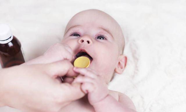 婴儿喉咙一直有痰怎么办