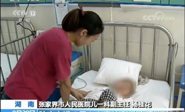 [体温计]吞下了水银，妈妈的明智做法值得点赞2岁娃咬碎体温计