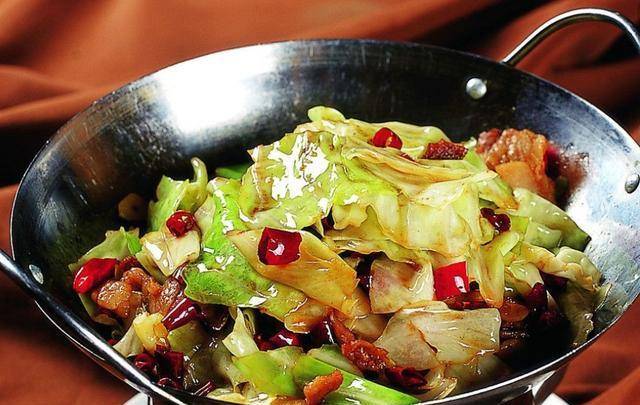 手撕包菜怎么炒好吃家常 2bc4ab98a57b4fd4bae39d8b694ef921.jpeg