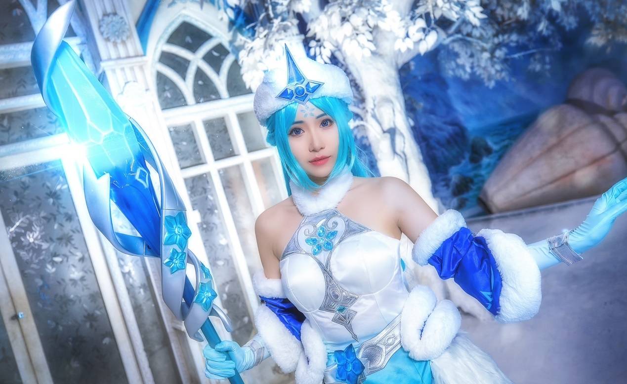 ACG最美丽的COS第43期:小妹妹上帝恢复王昭君，冰雪之美令人目瞪口呆