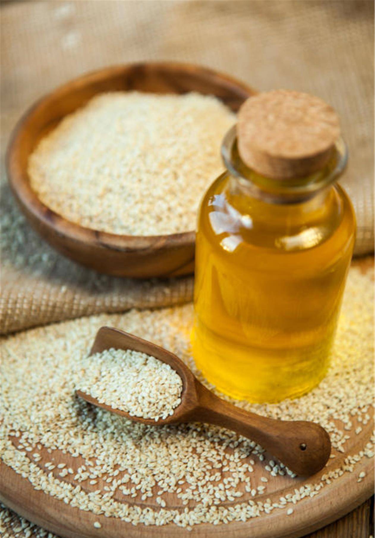 Sesame Seed Oil Dressing Recipe: A Flavorful Addition to Your Culinary Arsenal