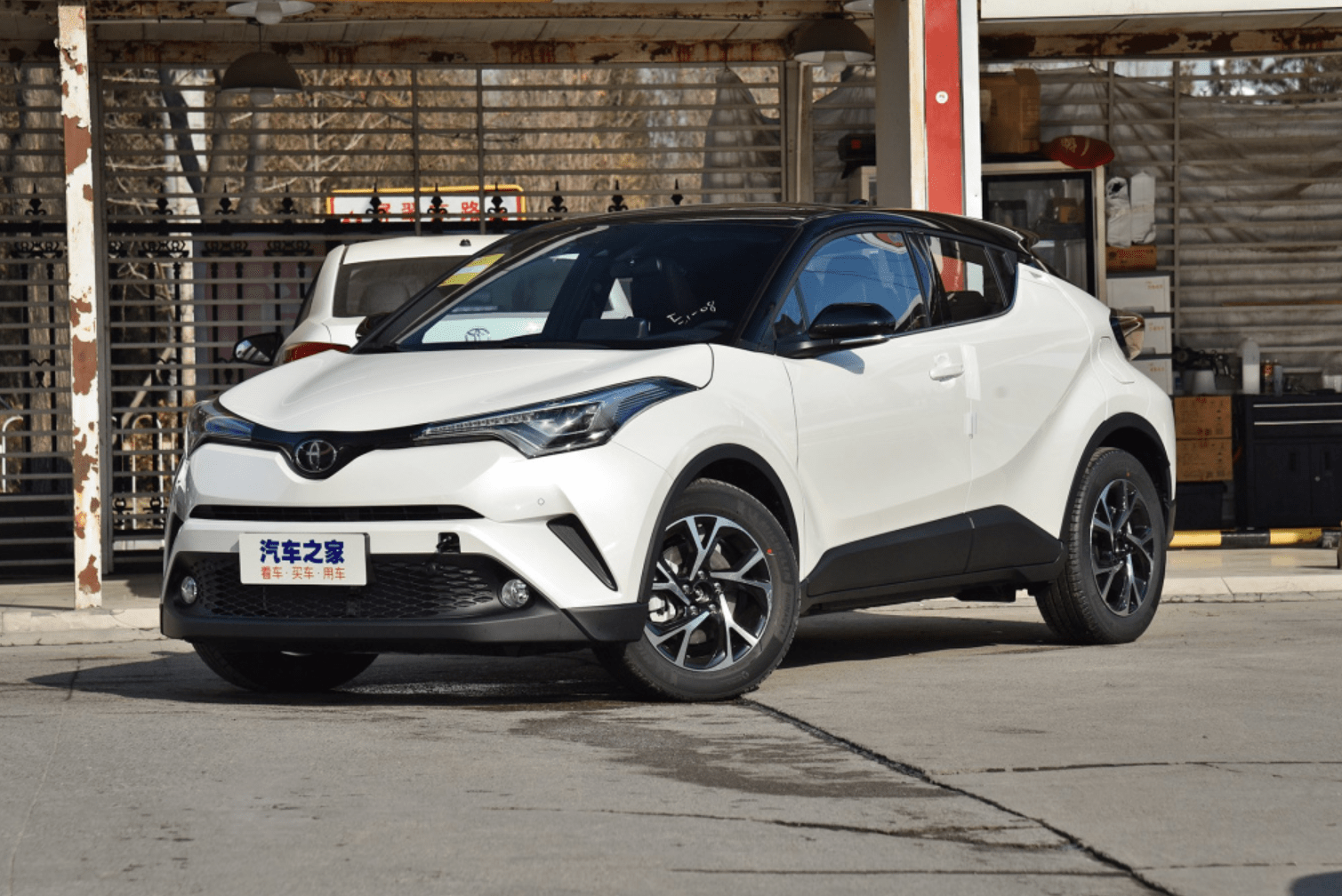 丰田CHR和奕泽：我除了长得丑了一点，真的不应该值这点销量！_搜狐网