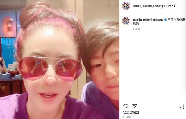 张柏芝带三个儿子泰国去度假，卢卡斯带着弟弟玩水，网友：家庭太复杂了