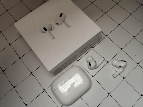 发烧友剖析:价差高达20倍的三款蓝牙耳机谁更值?_air