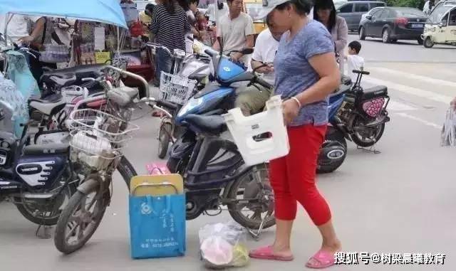 郸城■你读书虽苦,父母更不易“最牛县高”考前校园照让人泪奔:同学
