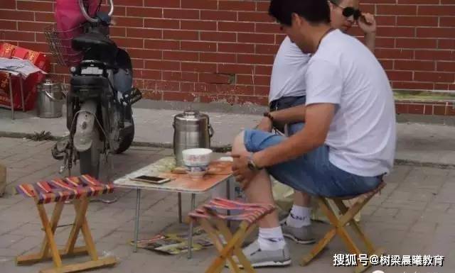 郸城■你读书虽苦,父母更不易“最牛县高”考前校园照让人泪奔:同学
