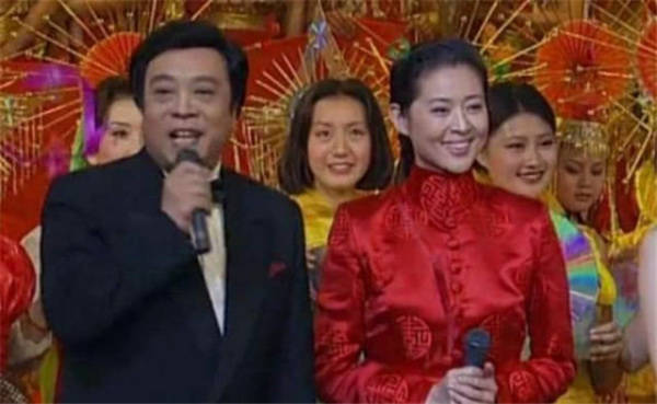 原创倪萍是他亲妹妹，他从小得到母亲偏爱，晚年让妹妹为母亲养老送终
