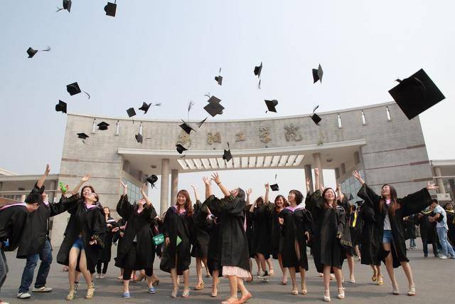 在大学你知道为什么总是找不到对象吗?来看看大学里单身率很高的3种人 在大学你知道为什么总是找不到对象吗?来看看大学里单身率很高的3种人