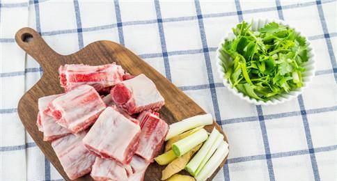 排骨汤怎么炖土豆 1e815beff37a41fd9c026d786bdb8e1c.jpeg