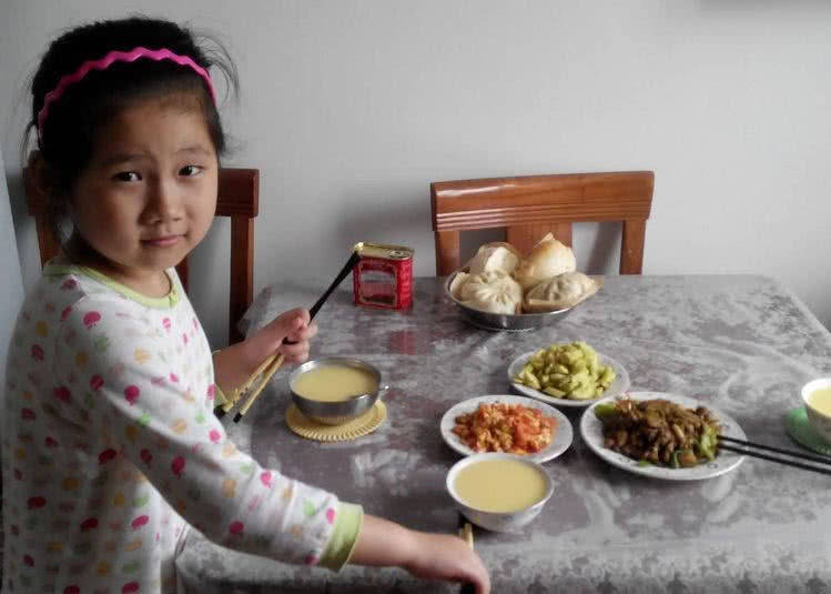 「孩子」医生：这些早餐许多家长还纵容娃吃，坑娃吃一次相当于吃泡面