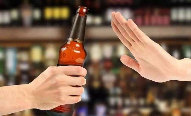 正常男性日饮酒最多不能超过多少？医生带来最权威的数据