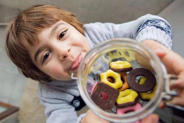 【孩子】父母不用担心营养专家：三类健康零食孩子可以放心吃