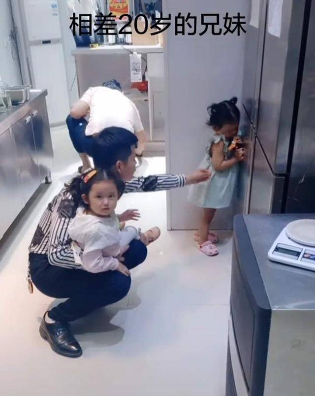 妹妹■妹妹现场与哥哥绝交,网友:女孩吃醋不分年龄哥哥抱了一下妹妹的“闺蜜”