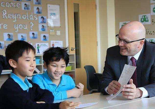 国外疫情控制不下来，留学生怎么办？小留学生的未来在哪里？