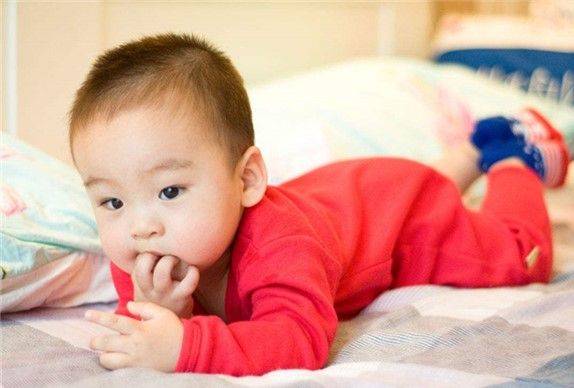 牙齿：你都知道吗？宝妈收藏!孩子在长牙期间的这些表现