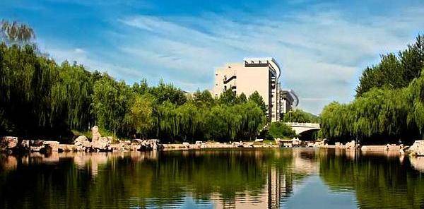 山东这两所学校虽然不是985、211，但深受当地学生喜爱！