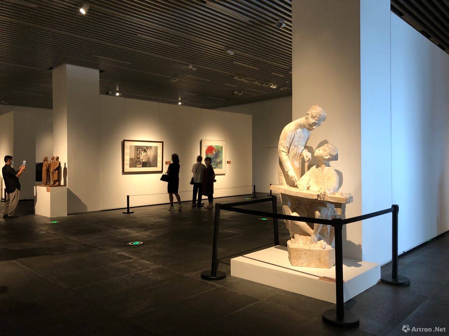 来湖南美术馆馆长带你一起看美展