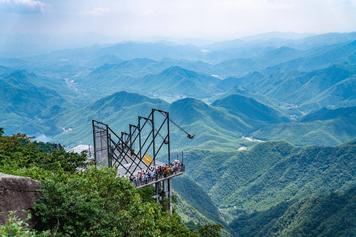 杭州余杭新开了一家滑翔伞基地啦 鸬鸟国家滑翔伞基地 近仙山谷漂流