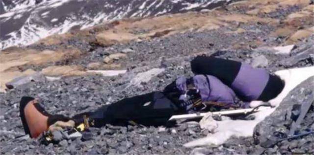 1998年成功登顶珠峰,却不幸遇难的睡美人,为何20年来无人敢动她?