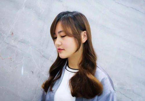 斜刘海发型女2020 908851d55f564cf8927a35f4c09c4122.jpeg