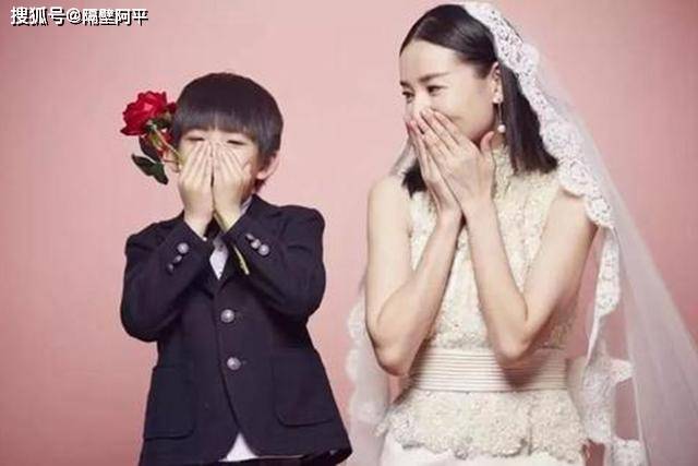 离婚8年破茧重生，潘粤明不愿打扰前妻，可董洁是怎么养孩子的？