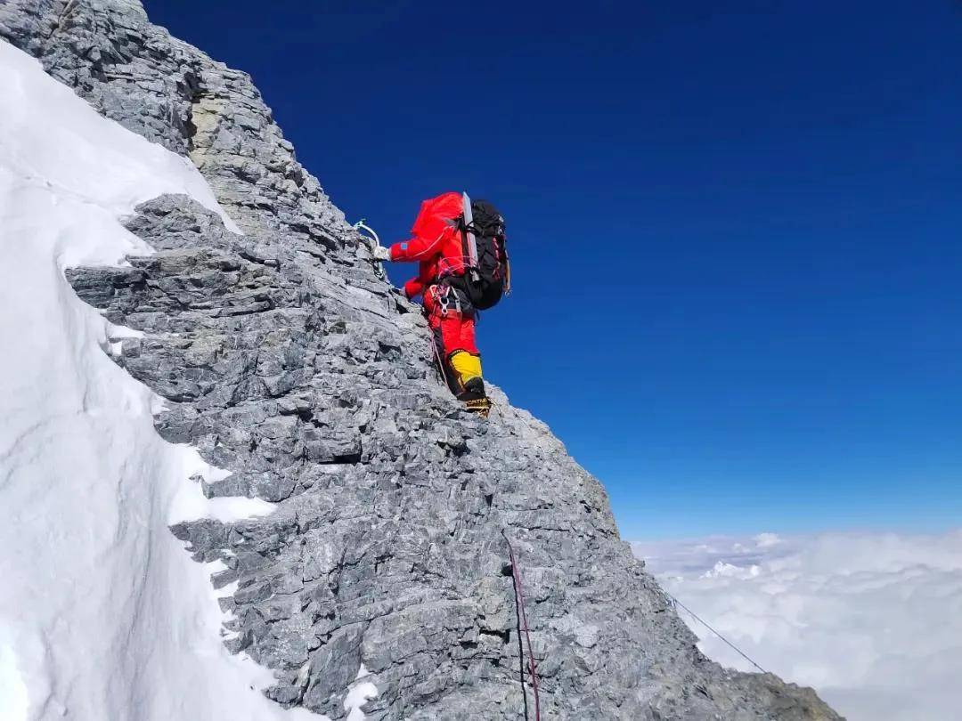 登顶珠峰,见证世界之巅新高度,派雅门窗"登峰造极"铸造百年品牌驱动力