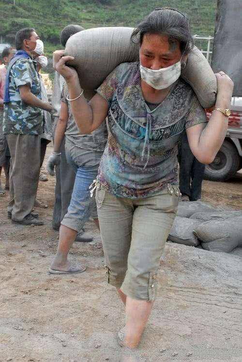 原来工地上的女人这么性感!世上果然没有丑女人