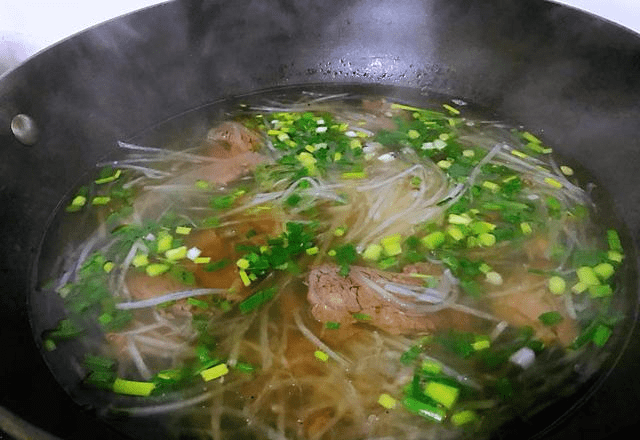 如何把牛肉汤做成浓汤宝 7434347234cf4274ad573d6cf656dddb.png