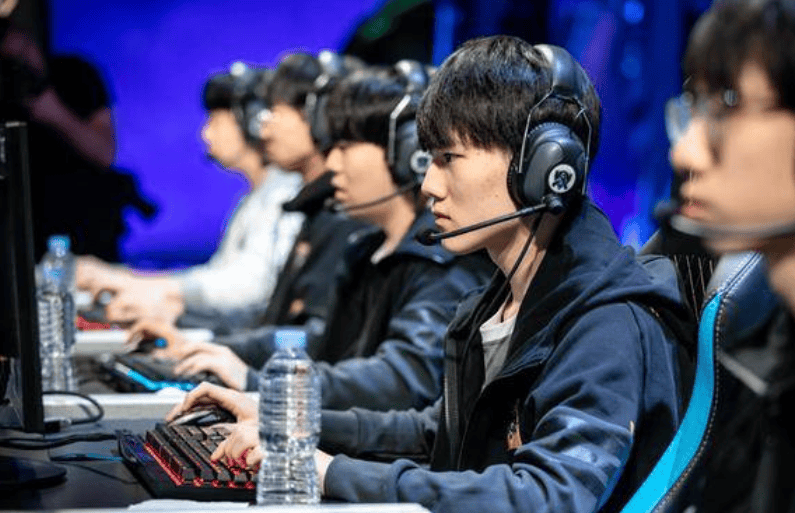2021年夏季赛uzi回归，uzi回归rng