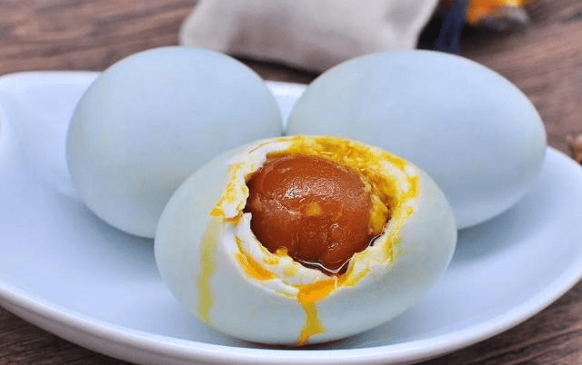 海鸭蛋怎么煮粥好吃 6ebc074f20f24d2682bed61a1331a60d.png