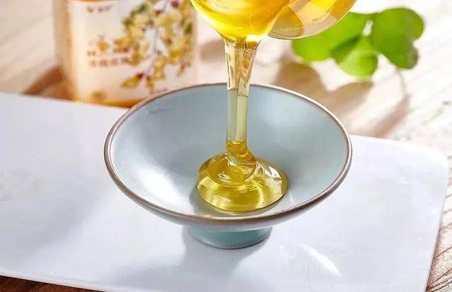 每天吃两勺蜂蜜，坚持一个月，男人有什么变化？