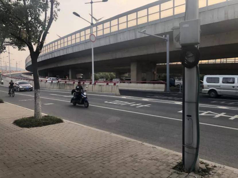 附近最近的地铁站口 f4f424c75b274bb2bd462f483092877c.jpeg