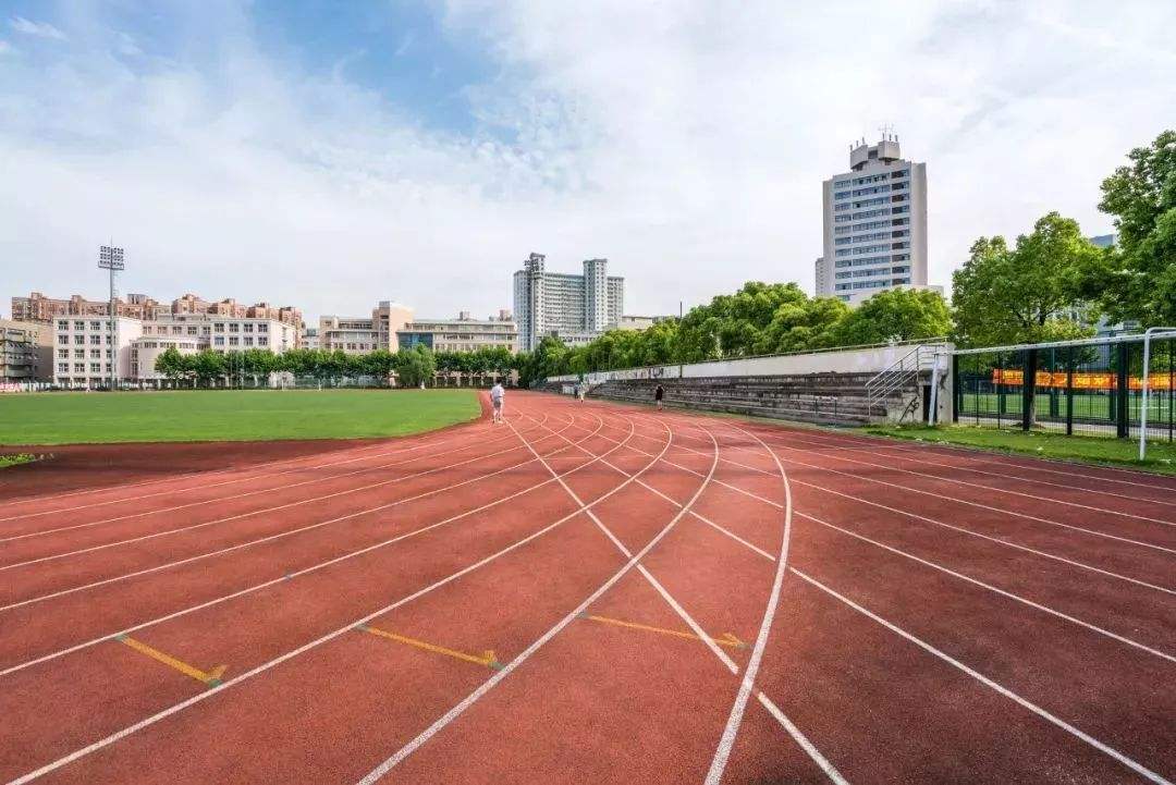 陕西臭名昭著的16所大学，每年都坑害学生，今年高考生要注意吴速玲整容