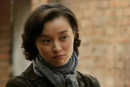靳东李乃文再度合作，新剧未播，但看到女主后
