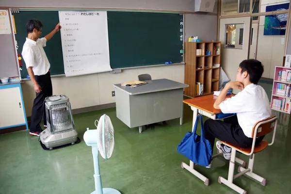 上海“1人幼儿园”引4亿人爆笑，日本这所“1人中学”却让无数人留下眼泪...