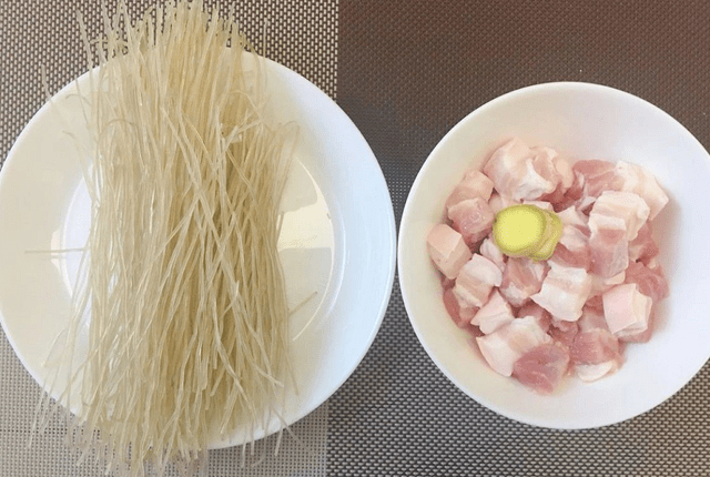 什么炖粉条汤好吃又简单 dcb4f88a10c14f3c8e17aecc0550f0f6.png