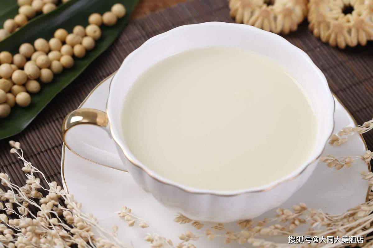 喝豆浆上火嘛 5a883f2a210e4e18b321178174e3e46c.jpeg