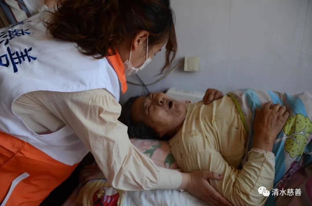 下乡送温暖，清水慈善为瓦房店市三台乡送爱心物资