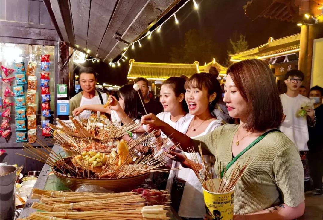 【看点】凤街"夜市地摊"烟火,点亮广元夜市经济!