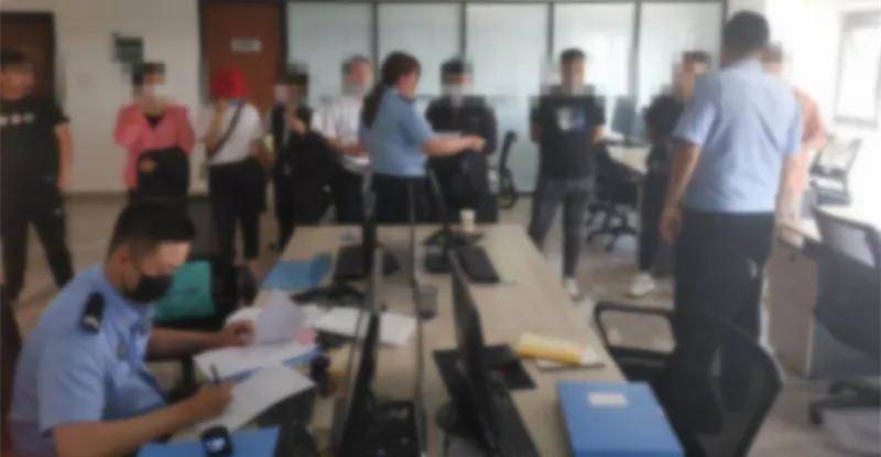 了该公司工商注册信息、公司公户及法人账户发现，该公司资金流向异常。经侦大队 6月4日下午，经侦大队组