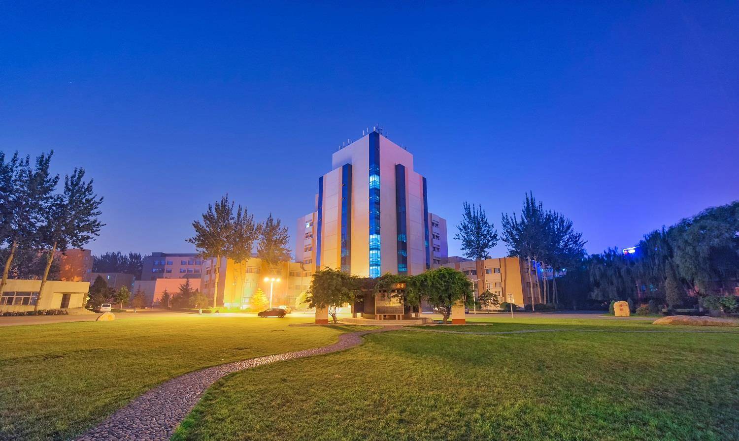 985大学才有的国家级重点实验室，这所三非院校也有，报考请注意