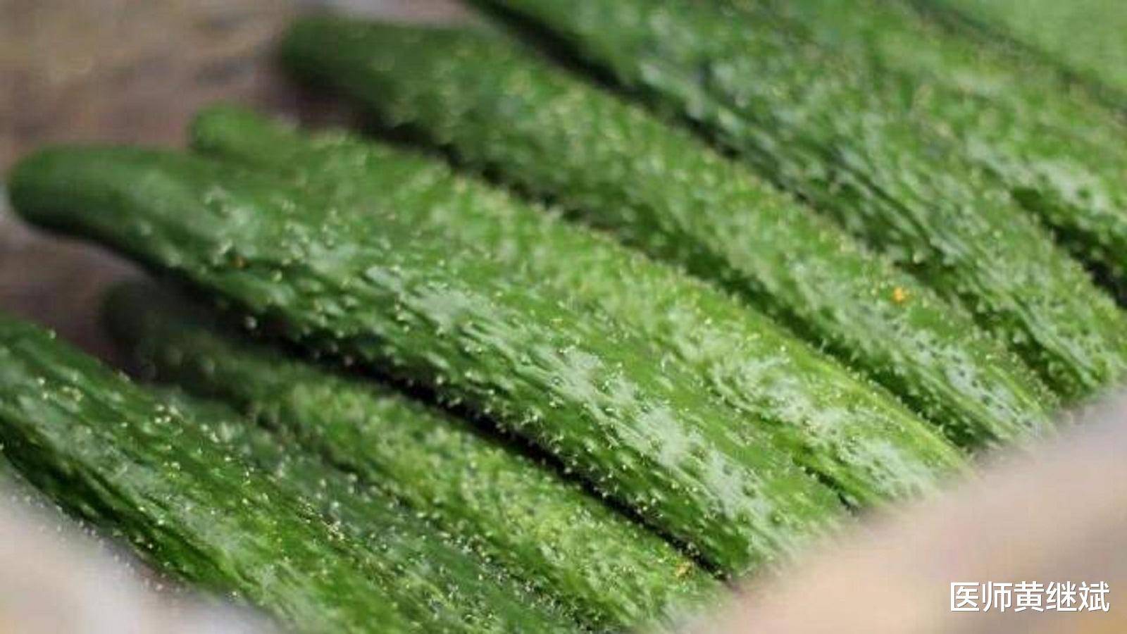 一年四季必备的减肥蔬菜，能改善失眠症状，黄瓜的功效有哪些？