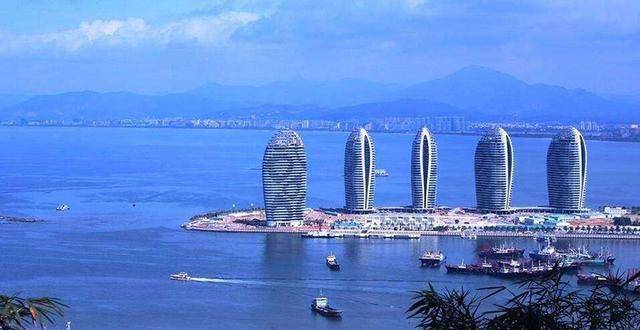 自由贸易港什么时候建成 9a157c0f8cd045b396e0186825832256.jpeg