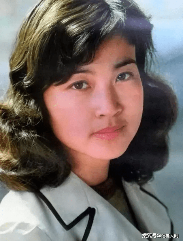 老照片:1982年的挂历,12位女明星魅力历久弥新